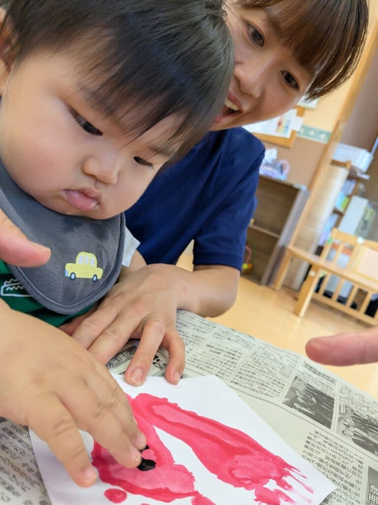 ぬるぬる、ひんやり、どろどろ ― 手でつかまえた夏