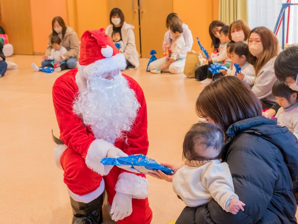 秋の行事「クリスマス会」の様子